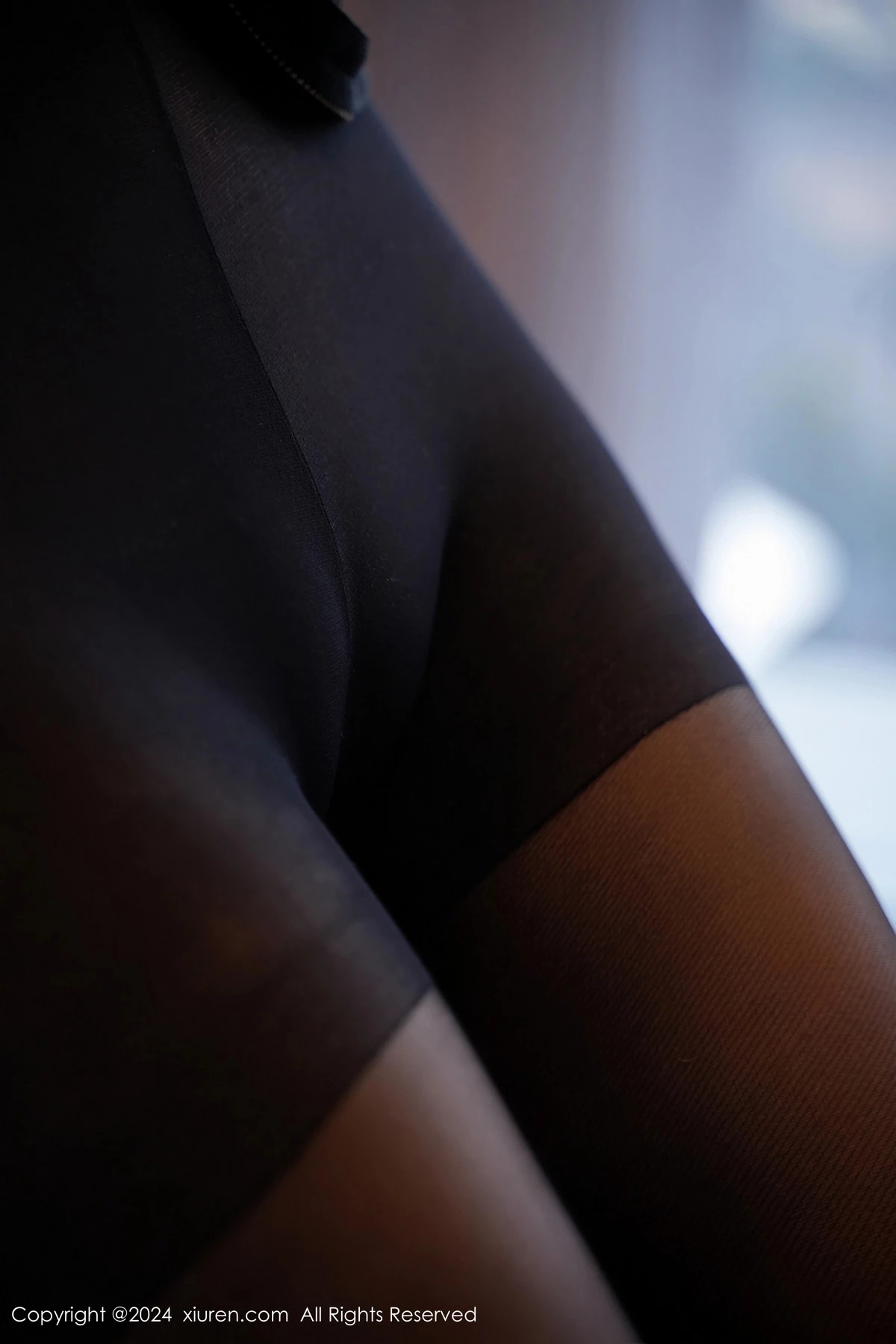 [XiuRen秀人网]第8170期_模特蕾蕾醒了没性感黑色收身服饰配超薄黑丝秀丰腴身材诱惑写真80P